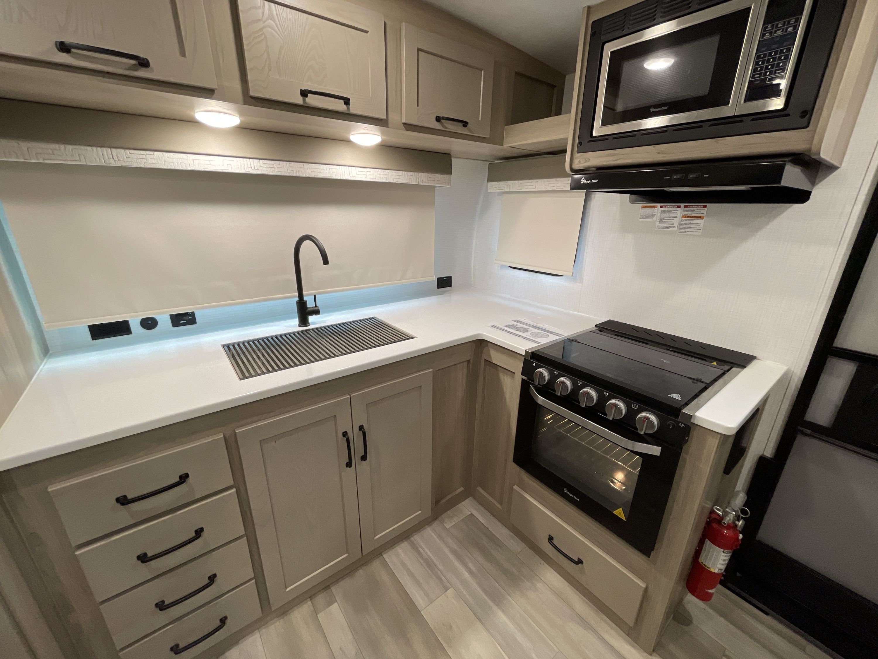 2024 Forest River FLAGSTAFF MICRO LITE 25FKBS in new braunfels TX