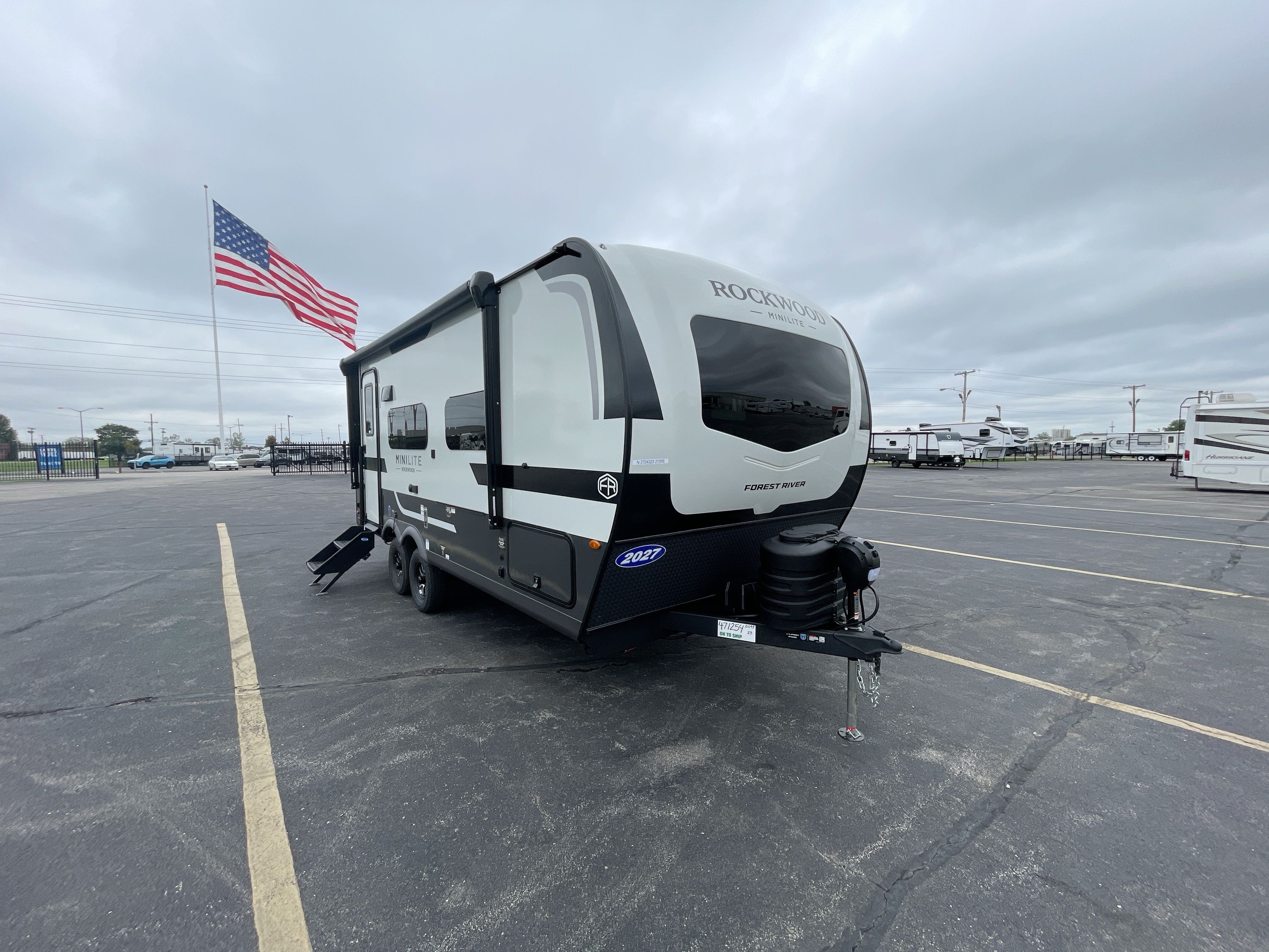 2027 Forest River ROCKWOOD MINI LITE 2109S in richmond IN