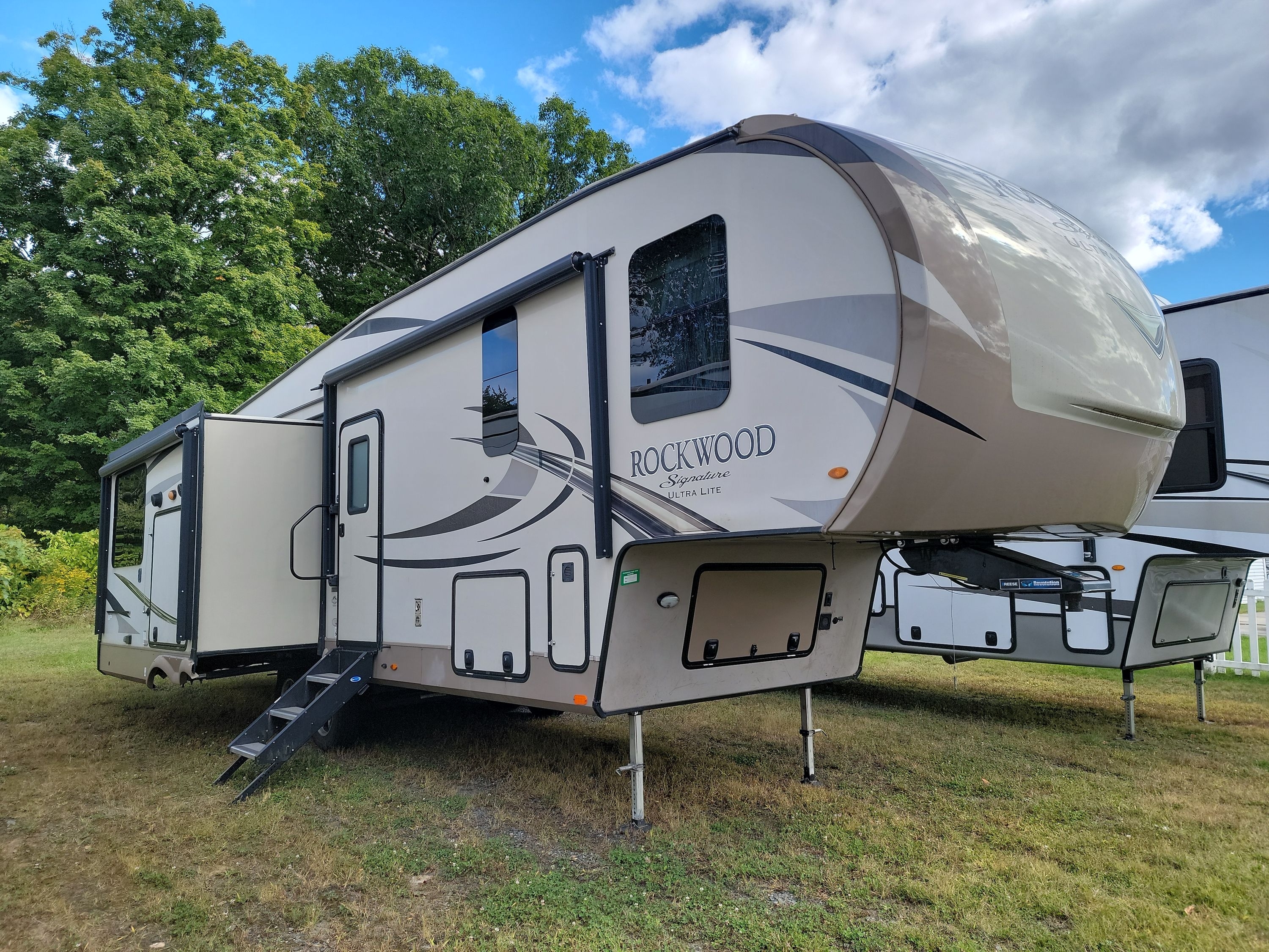 2018 Forest River Rockwood Fifth Wheels for sale - RV Trader