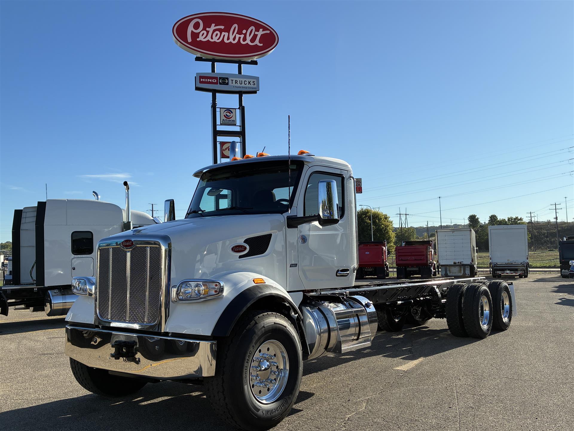 2027 PETERBILT 567 in South Saint Paul, MN