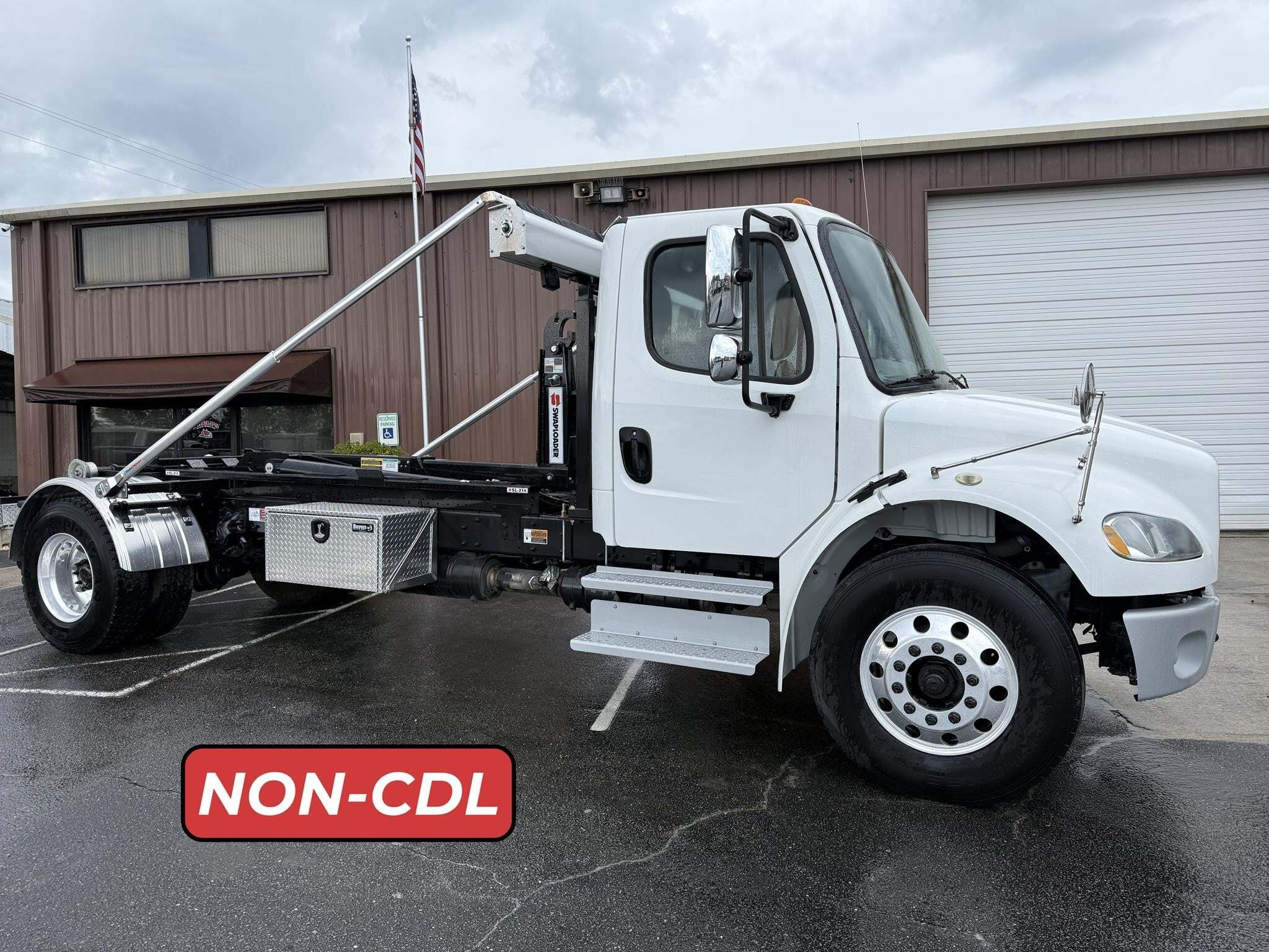 2017 FREIGHTLINER BUSINESS CLASS M2 106 in Wilmington, NC