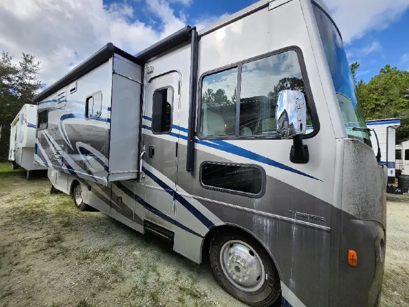 2017 WINNEBAGO