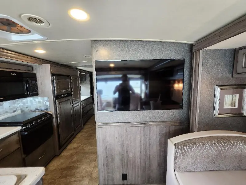 2017 WINNEBAGO ITASCA SUNSTAR 27N