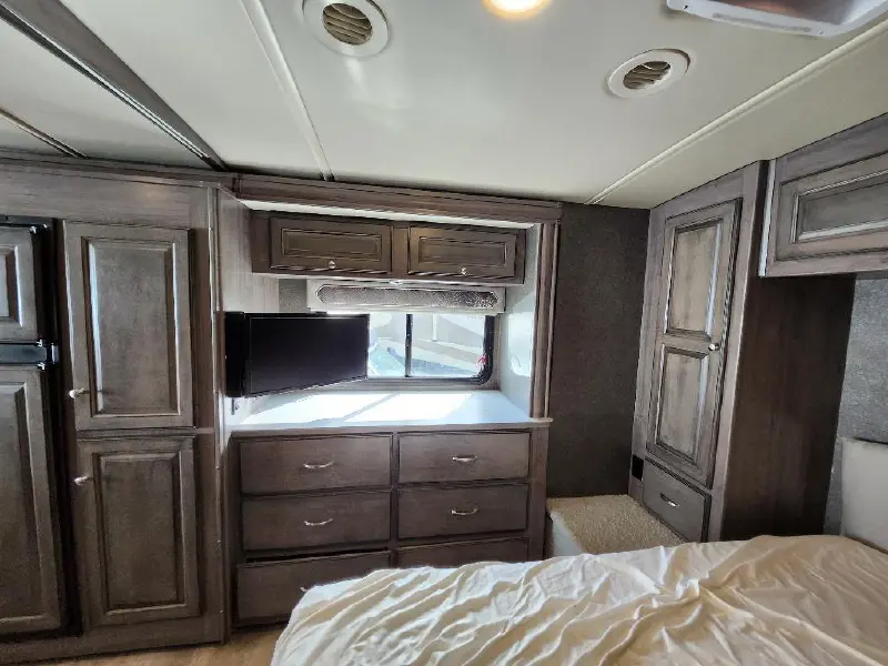 2017 WINNEBAGO ITASCA SUNSTAR 27N
