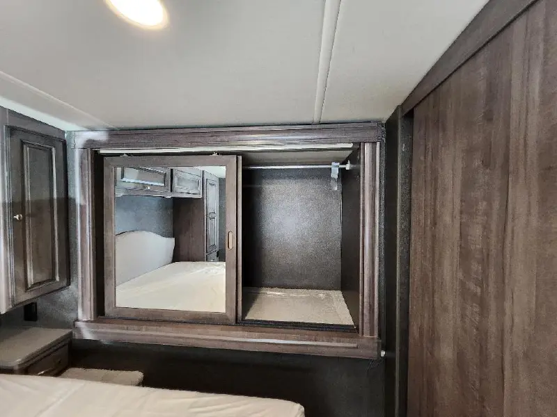2017 WINNEBAGO ITASCA SUNSTAR 27N