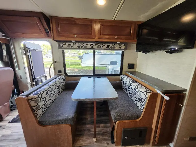 2018 WINNEBAGO VISTA 29VE