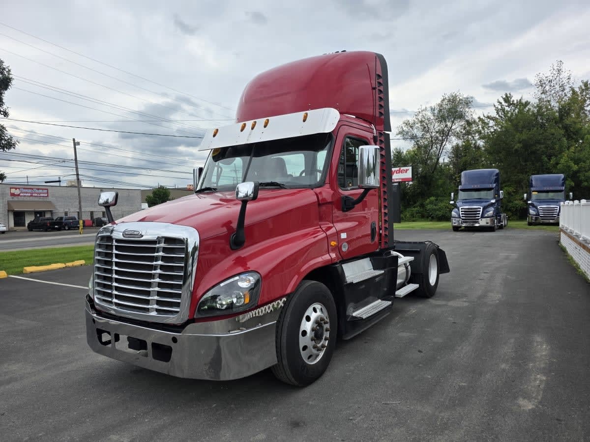 2019 FREIGHTLINER CASCADIA 125 in Bensalem, PA