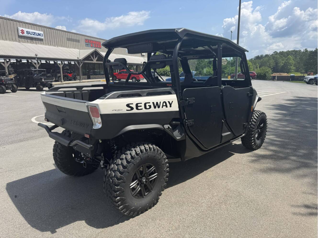 A photo of this 2026 Segway Powersports UT10 P CREW