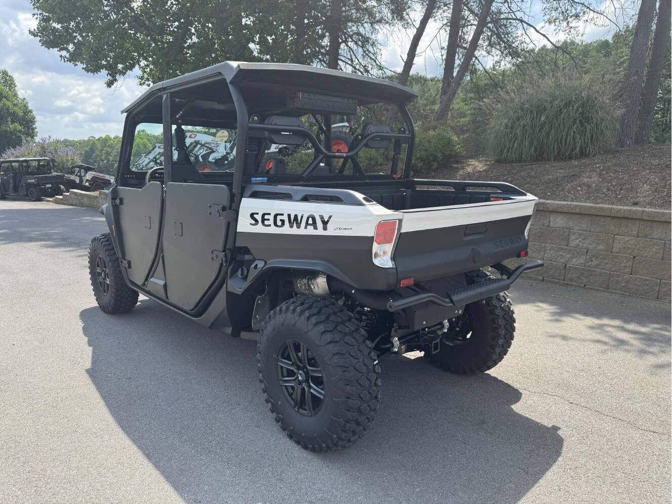 A photo of this 2026 Segway Powersports UT10 P CREW