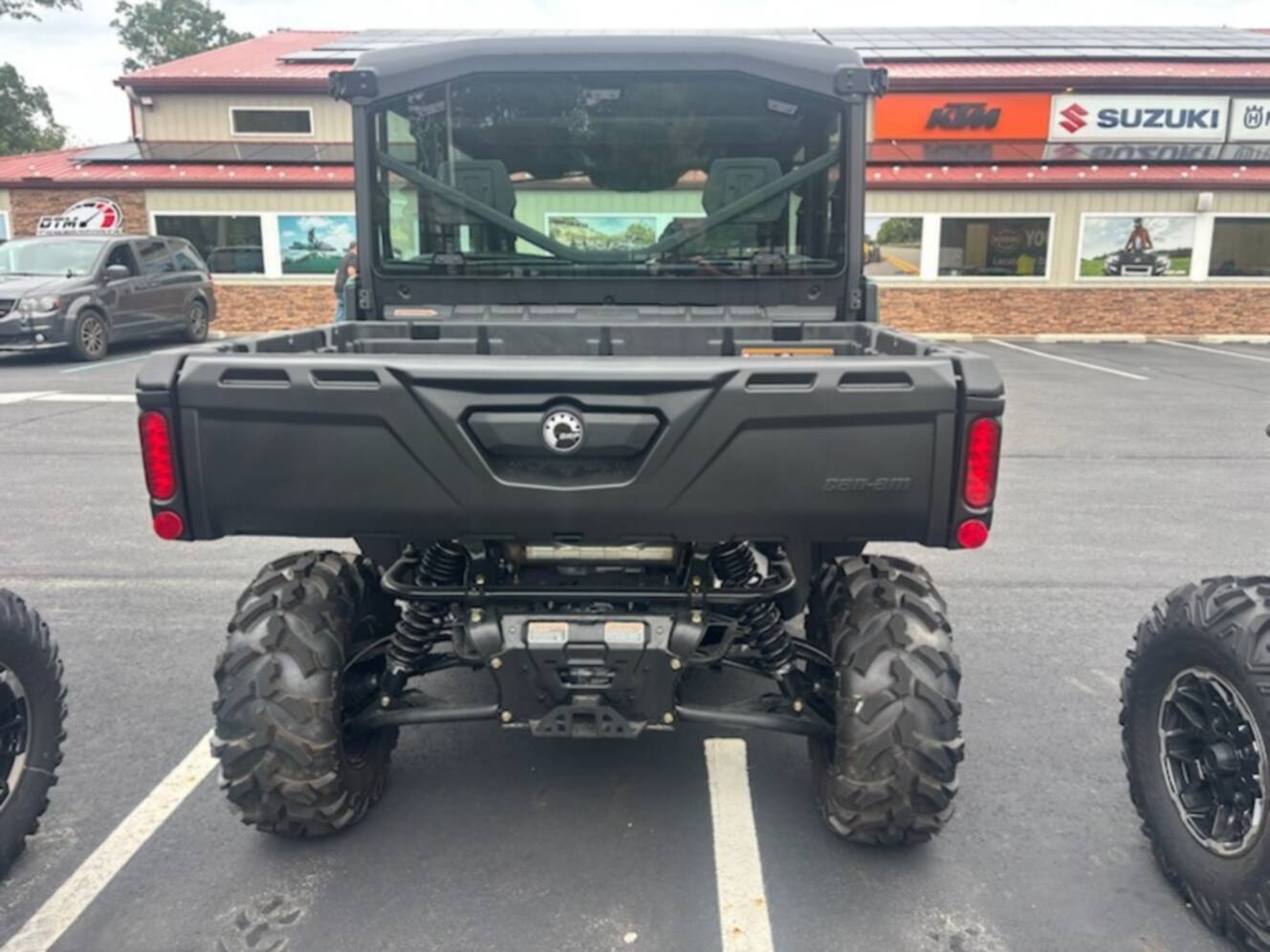 A photo of this 2026 Can-Am Defender MAX DPS CAB HD10