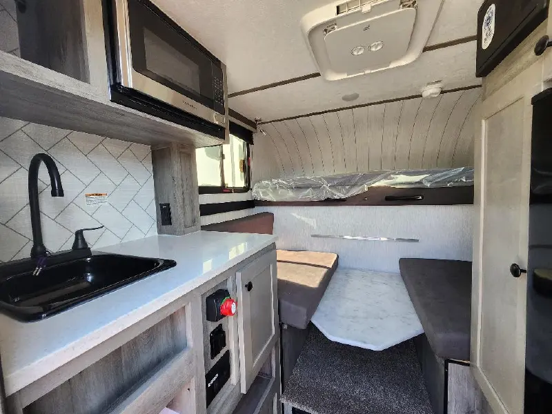 2027 SUNSET PARK RV SUN TREK 550