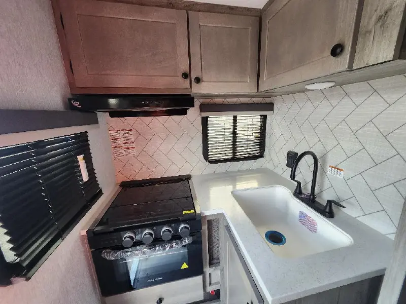 2027 SUNSET PARK RV SUN TREK 800