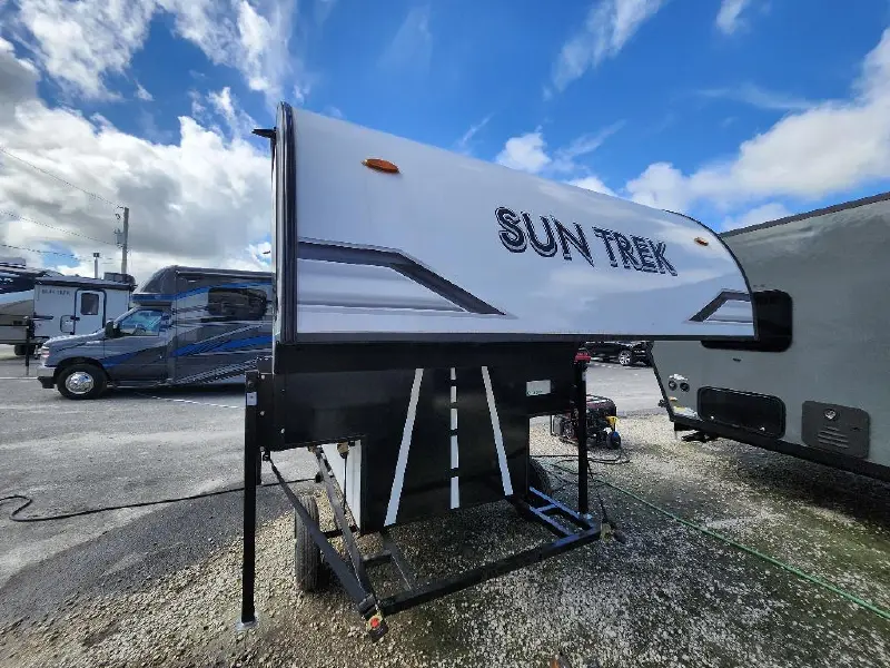 2027 SUNSET PARK RV SUN TREK 600