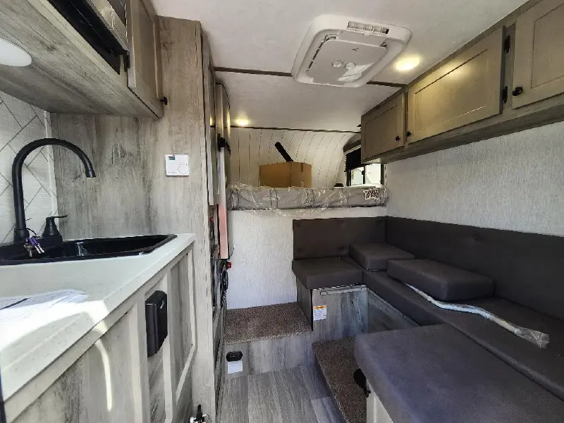 2027 SUNSET PARK RV SUN TREK 600