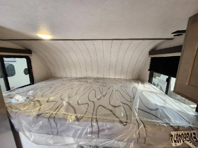 2027 SUNSET PARK RV SUN TREK 600