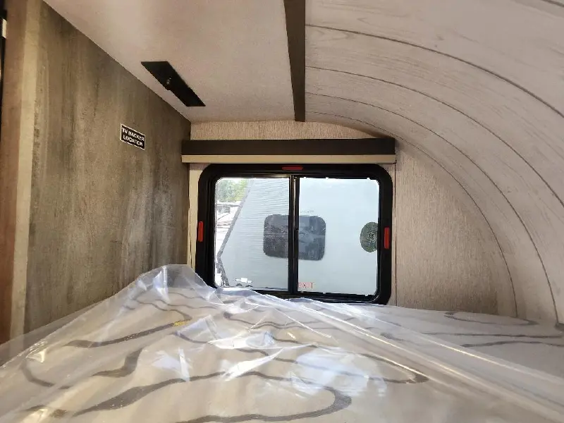 2027 SUNSET PARK RV SUN TREK 600