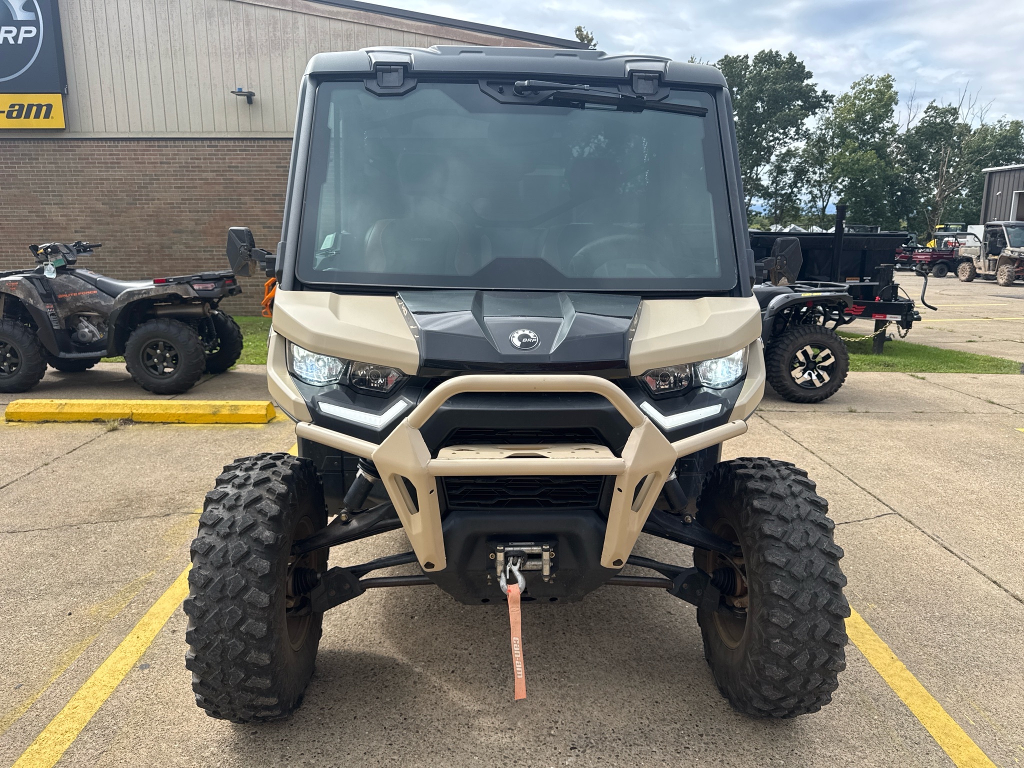 2023 Can-Am Defender Limited in mineral wells WV