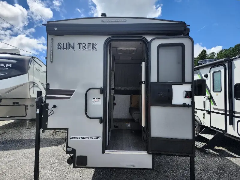 2027 SUNSET PARK RV