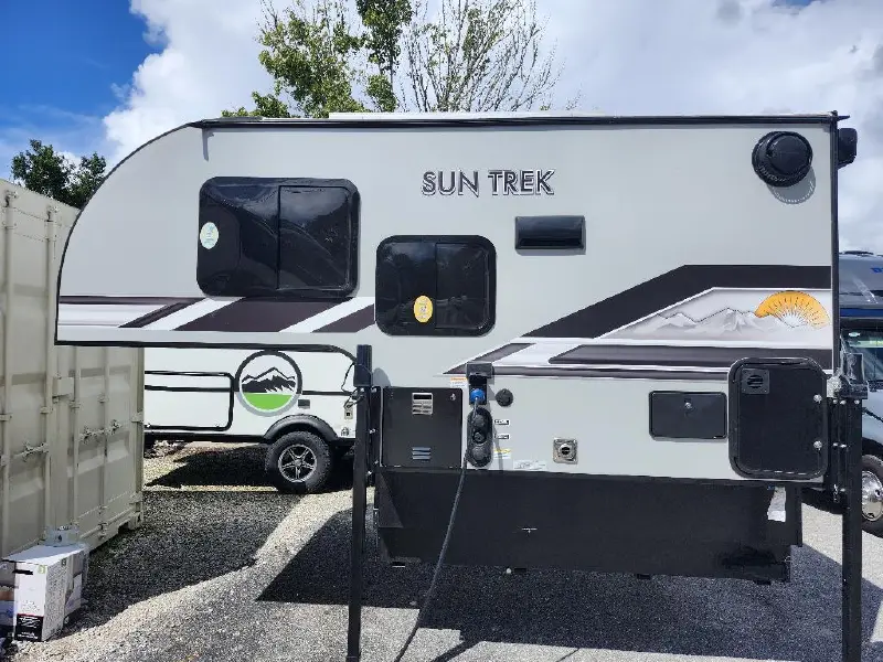 2027 SUNSET PARK RV SUN TREK 700
