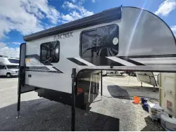 2027 SUNSET PARK RV SUN TREK 700