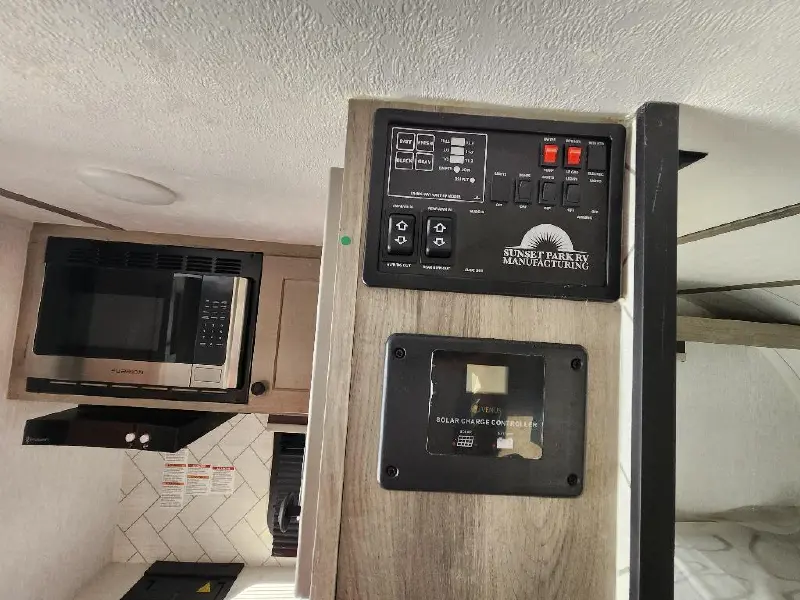 2027 SUNSET PARK RV SUN TREK 700