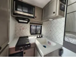 2027 SUNSET PARK RV SUN TREK 700