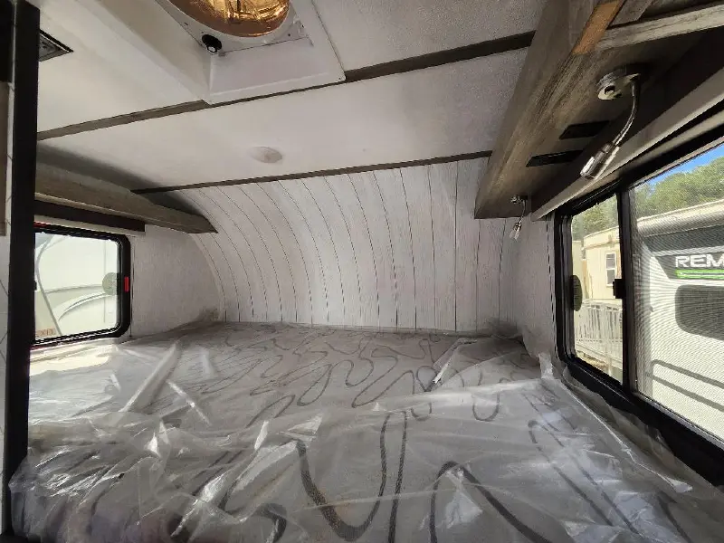 2027 SUNSET PARK RV SUN TREK 700
