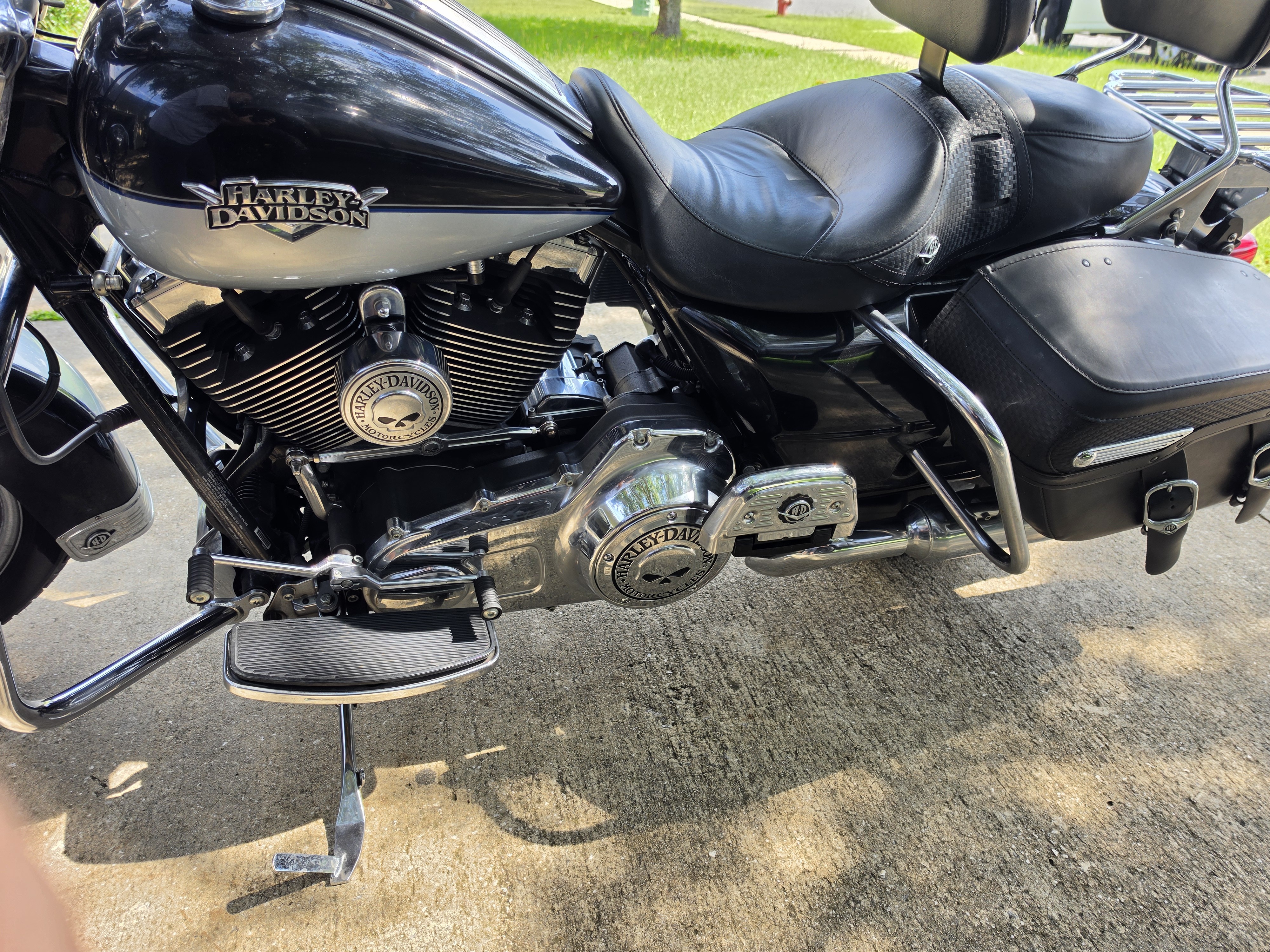 2012 Harley-Davidson ROAD KING CLASSIC in high springs FL