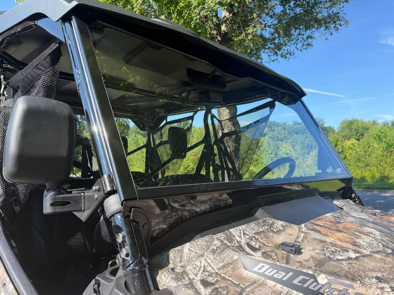 A photo of this 2025 Honda Pioneer 1000-6 Deluxe Crew