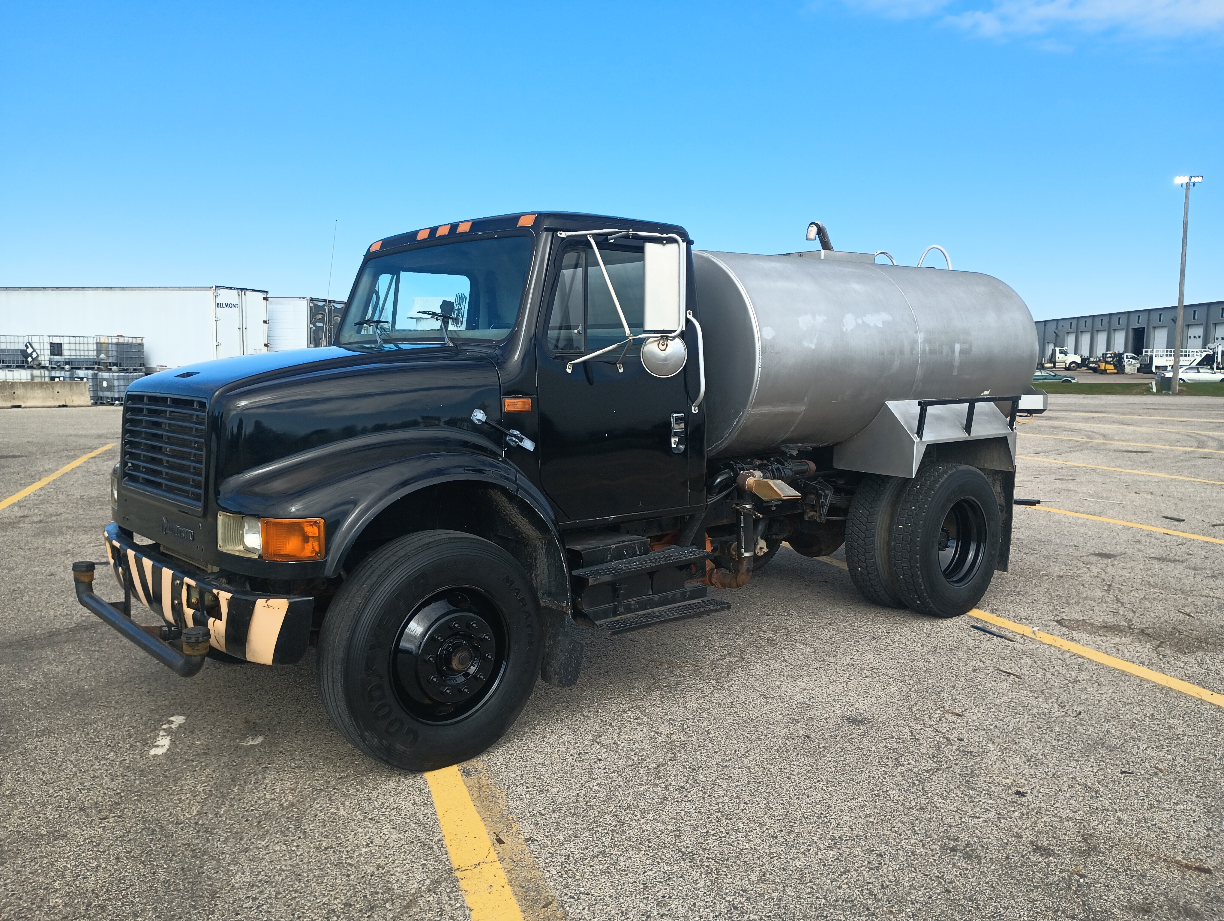 1997 INTERNATIONAL 4300 in Zeeland, MI