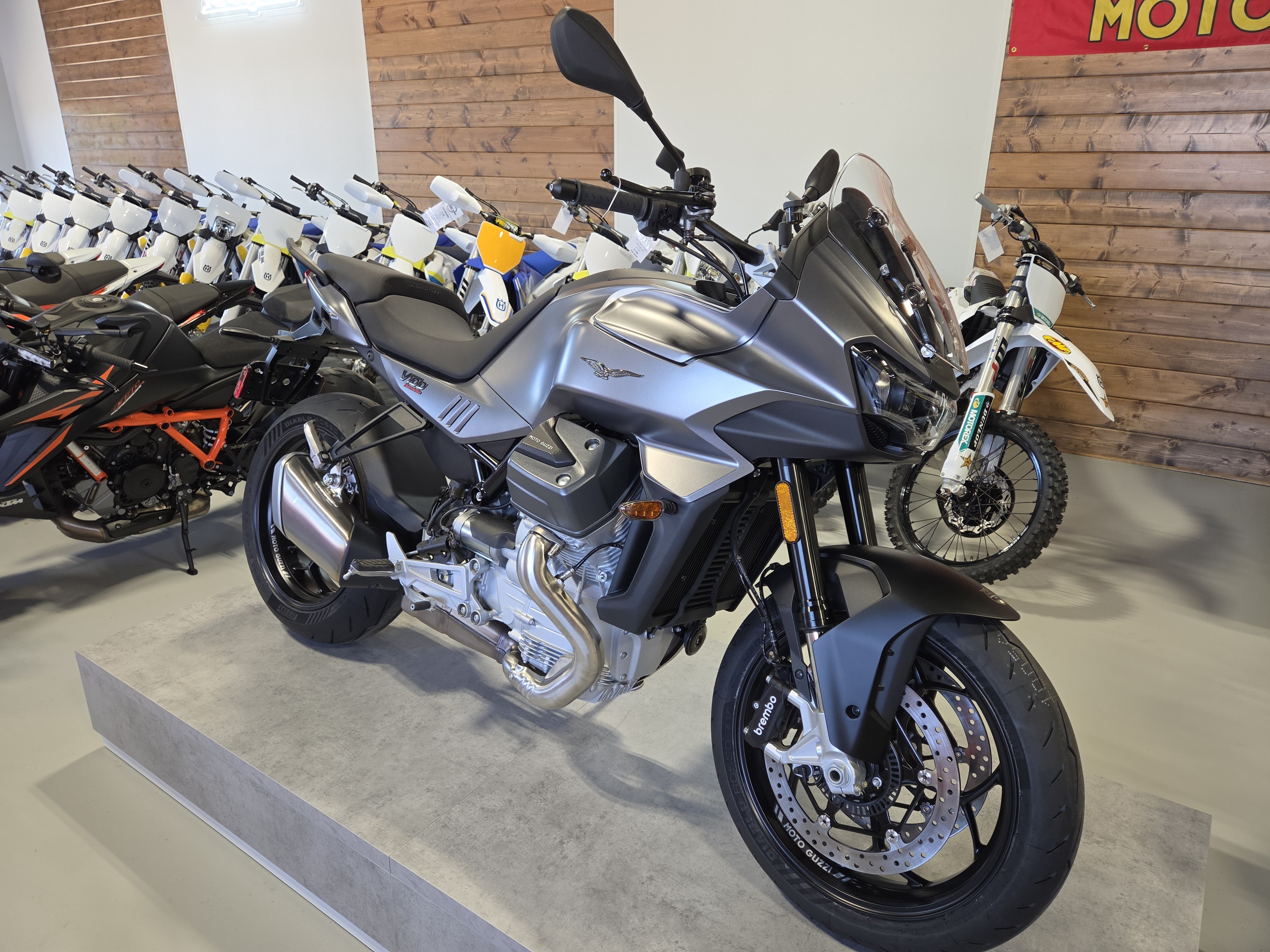 2027 Moto Guzzi V100 Mandello MANDELLO in Whitehouse, TX