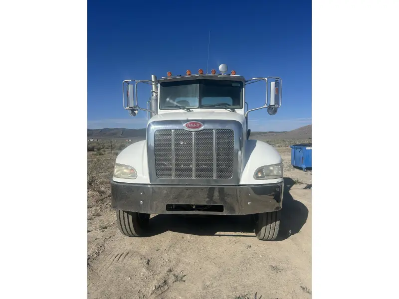 2005 PETERBILT 340