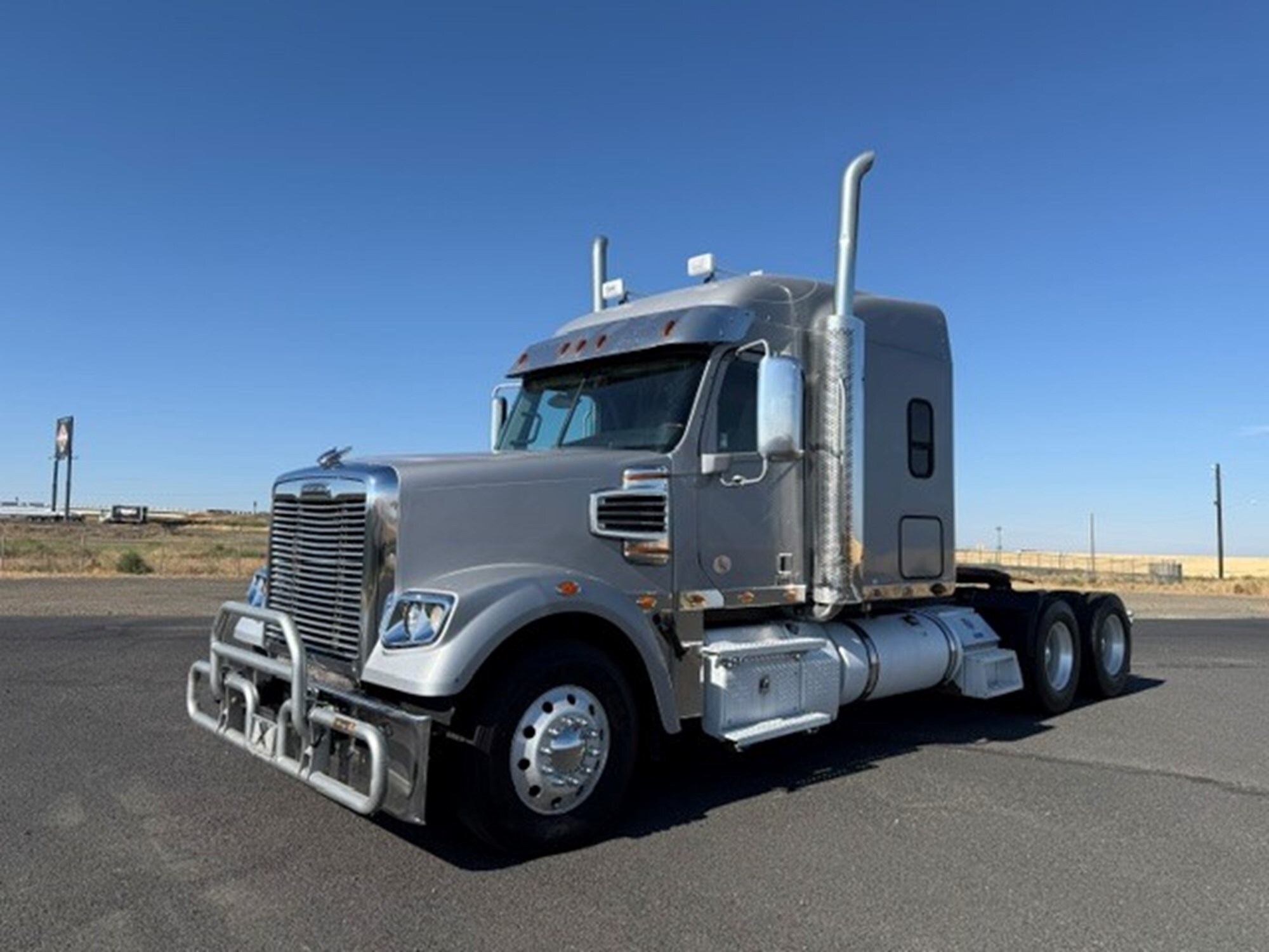 2020 FREIGHTLINER 122 SD in Pasco, WA