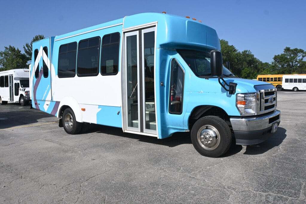 2022 FORD E450 - ELKHART in Kankakee, IL