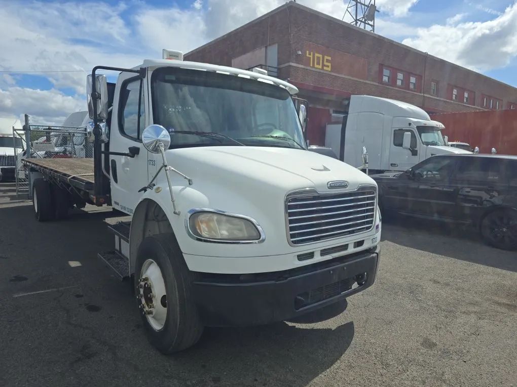 2010 Freightliner M106 in Linden, NJ