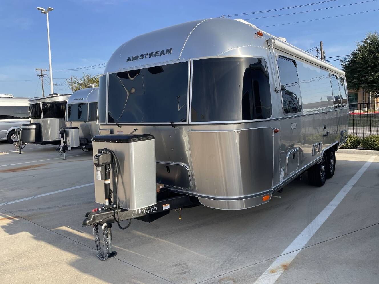 A photo of this 2024 Airstream Trade Wind 25FBT