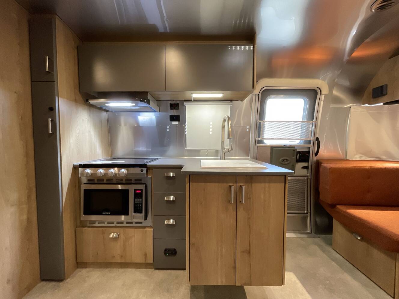 A photo of this 2024 Airstream Trade Wind 25FBT