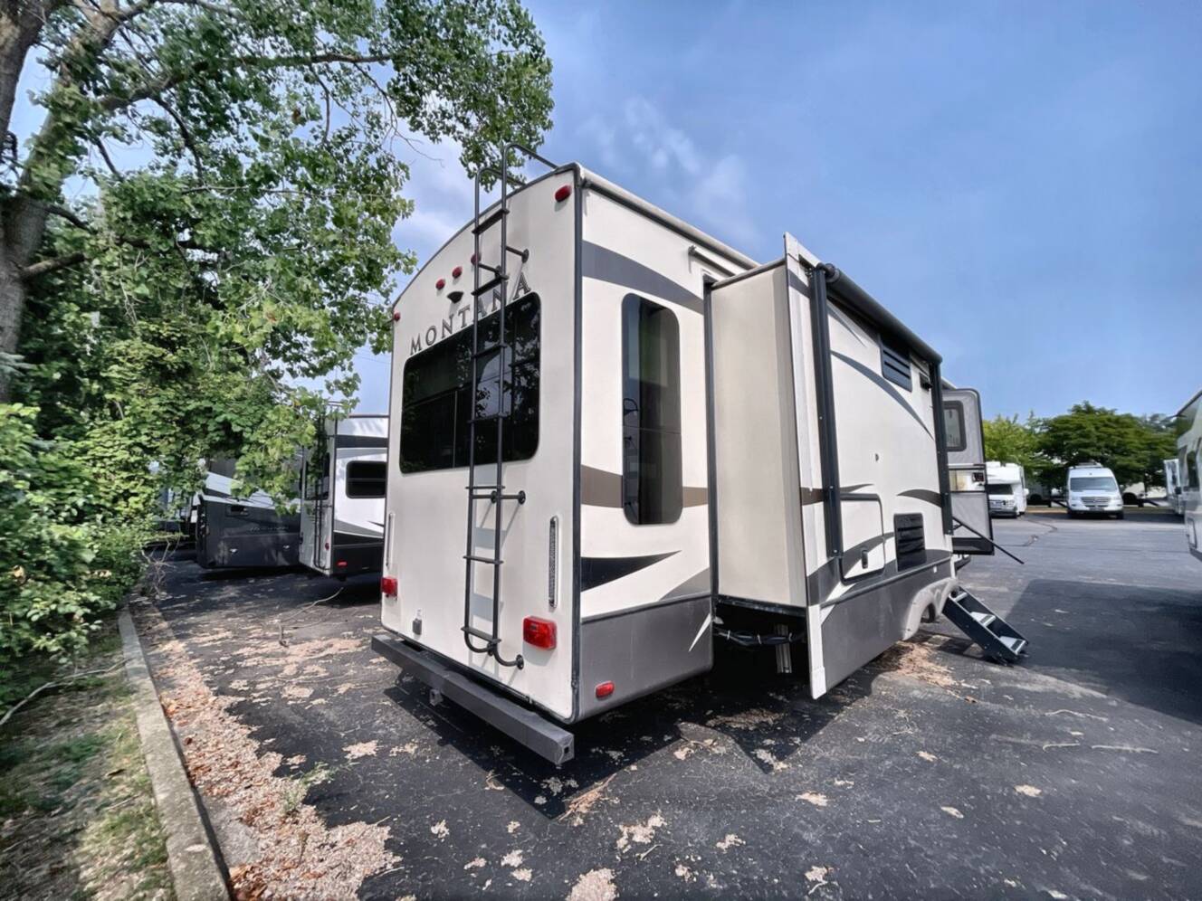 A photo of this 2018 Keystone Montana High Country 3160RL