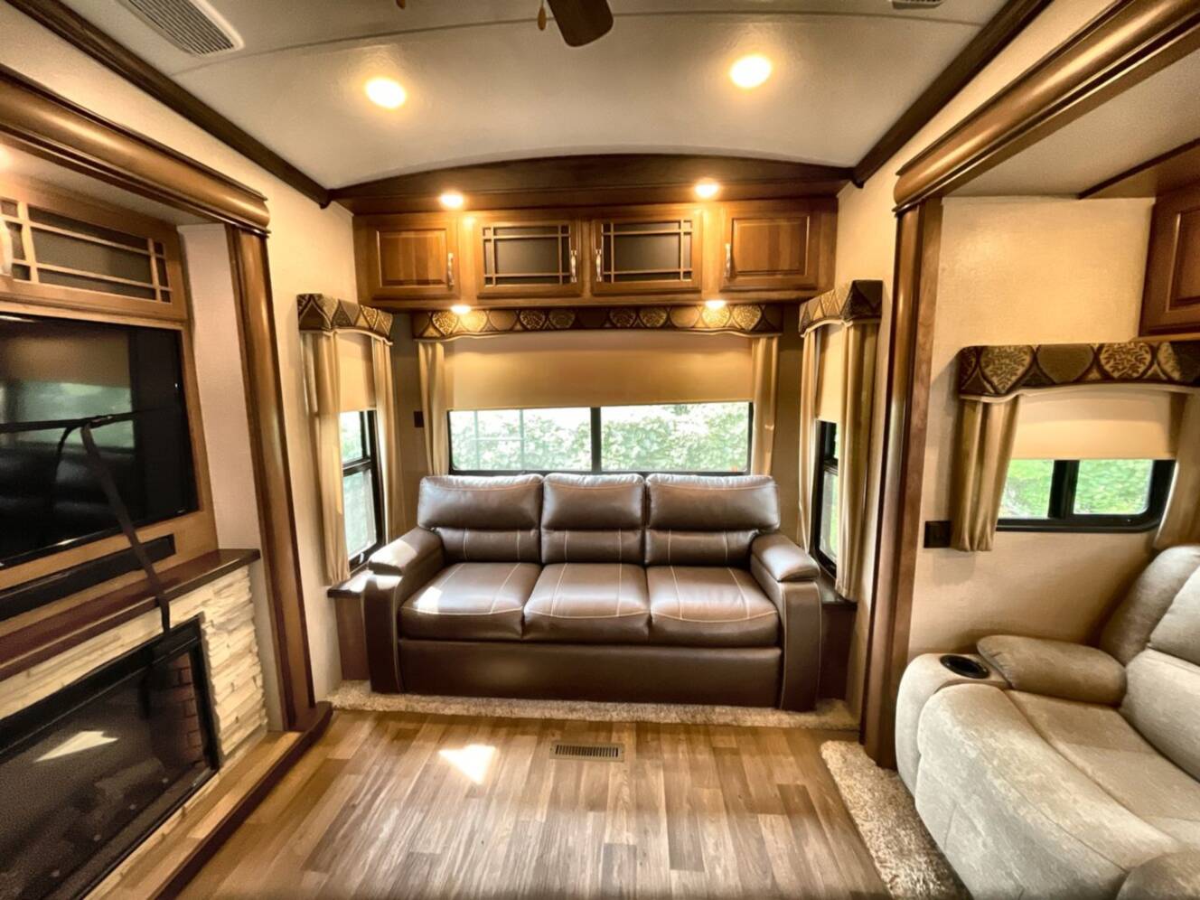 A photo of this 2018 Keystone Montana High Country 3160RL