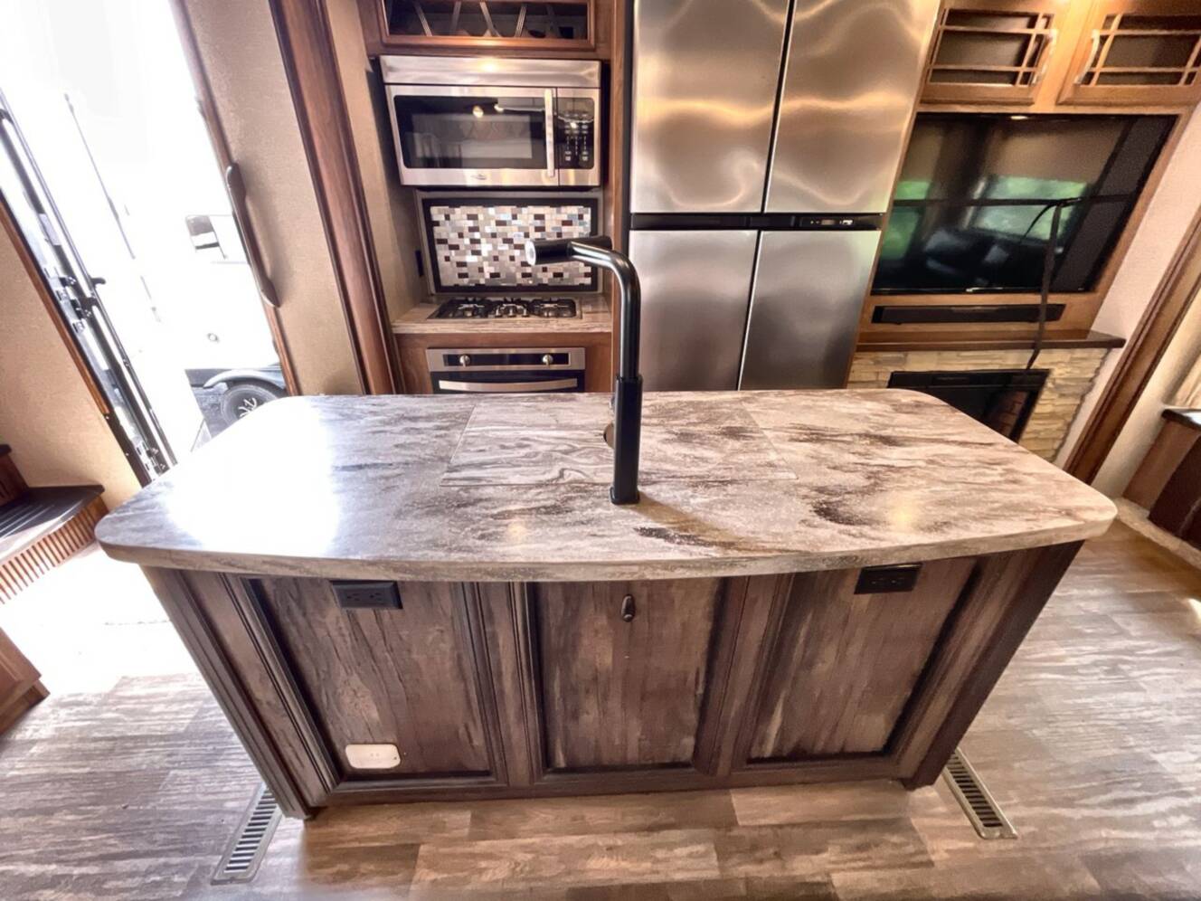 A photo of this 2018 Keystone Montana High Country 3160RL
