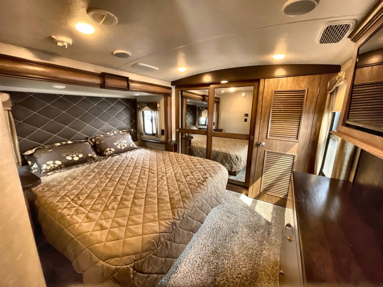 A photo of this 2018 Keystone Montana High Country 3160RL