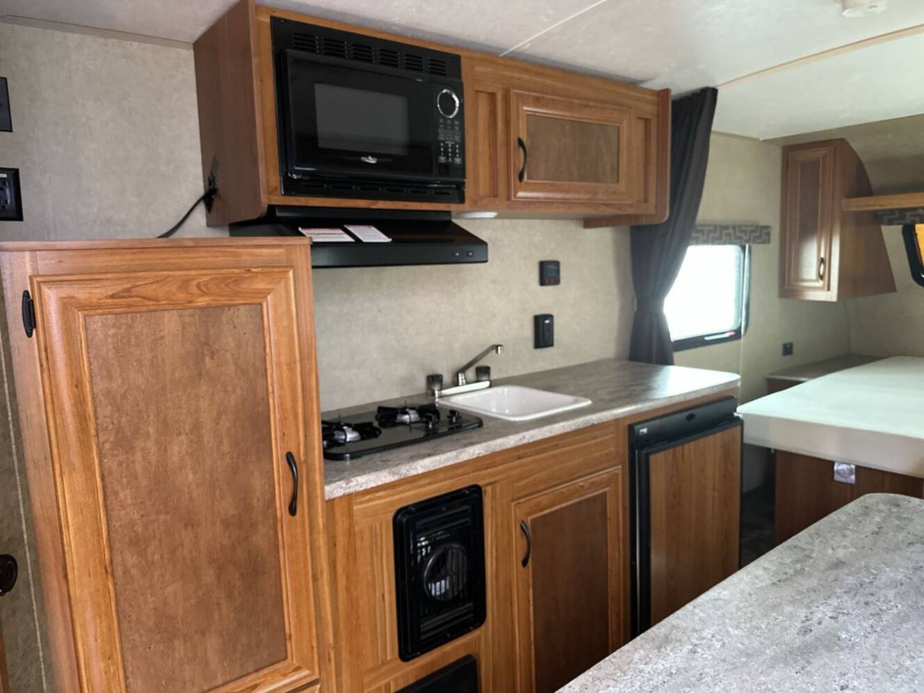 A photo of this 2016 Starcraft AR-ONE 18QB