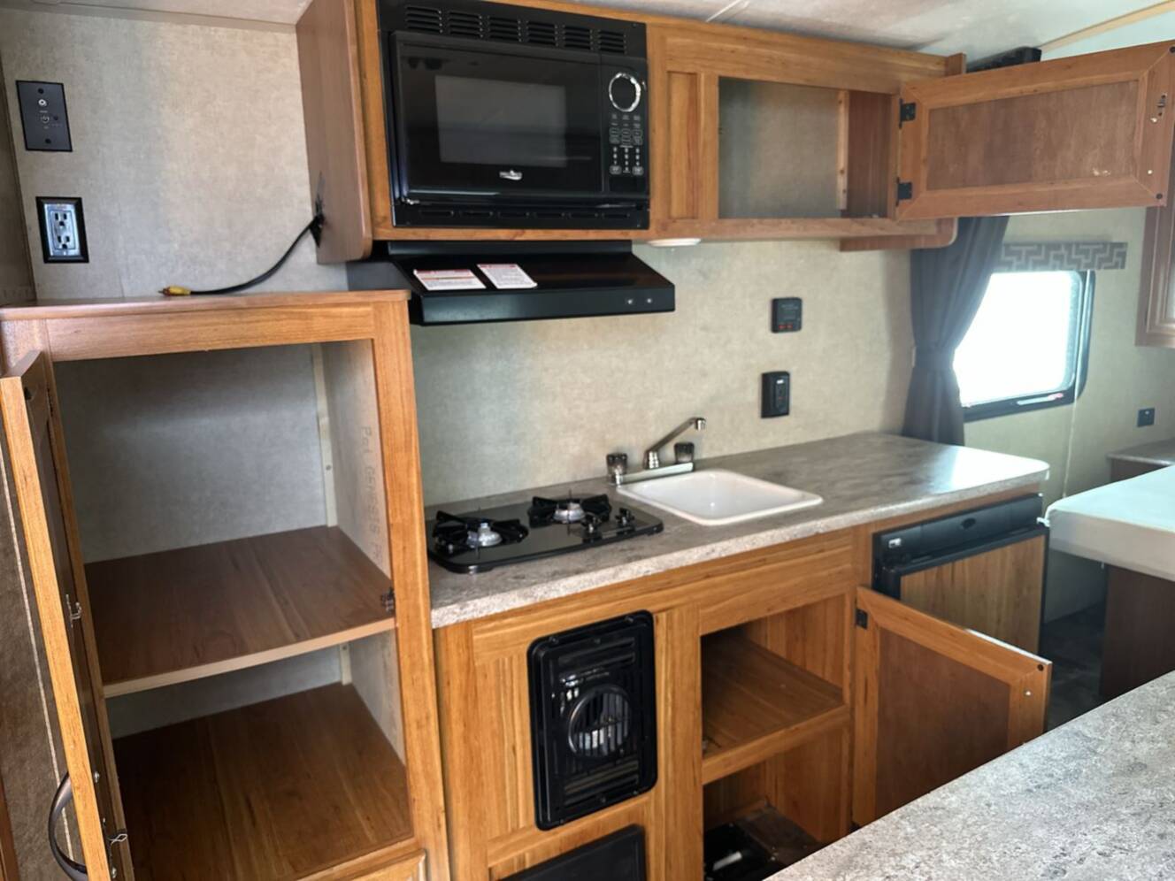 A photo of this 2016 Starcraft AR-ONE 18QB