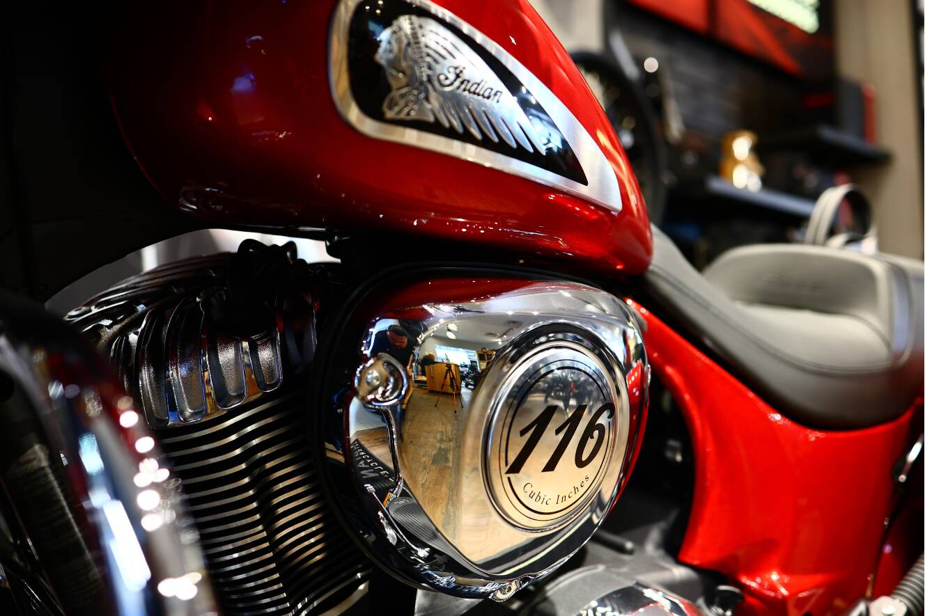 A photo of this 2026 Indian Motorcycle CHIEFTAIN LIMITED SUNSET RED METALLIC 49ST