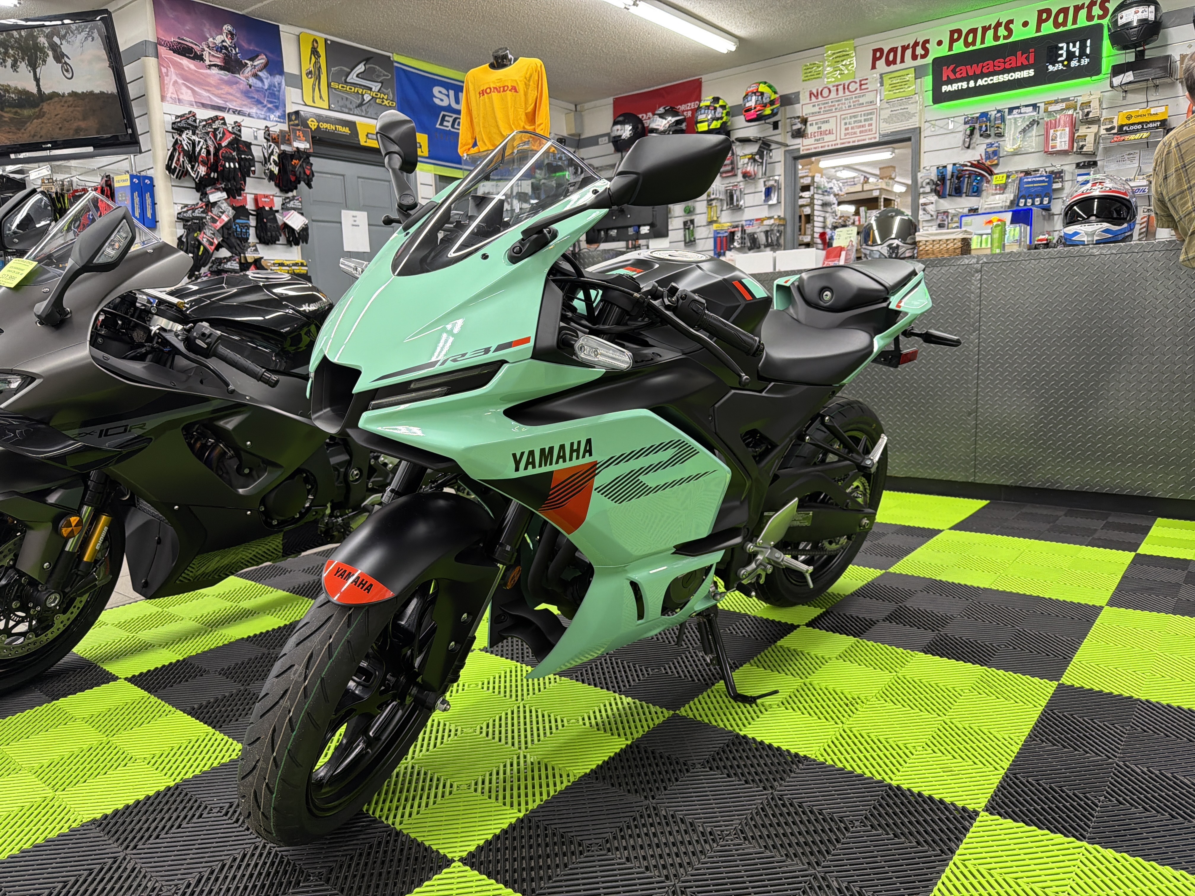 2026 Yamaha YZF R3 MIAMI MINT GREEN MATTE STEALTH BLACK R3 in Waynesville, NC