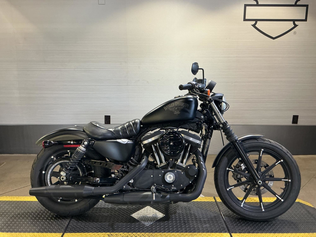 2017 Harley-Davidson Sportster Iron 883 in Peoria, AZ