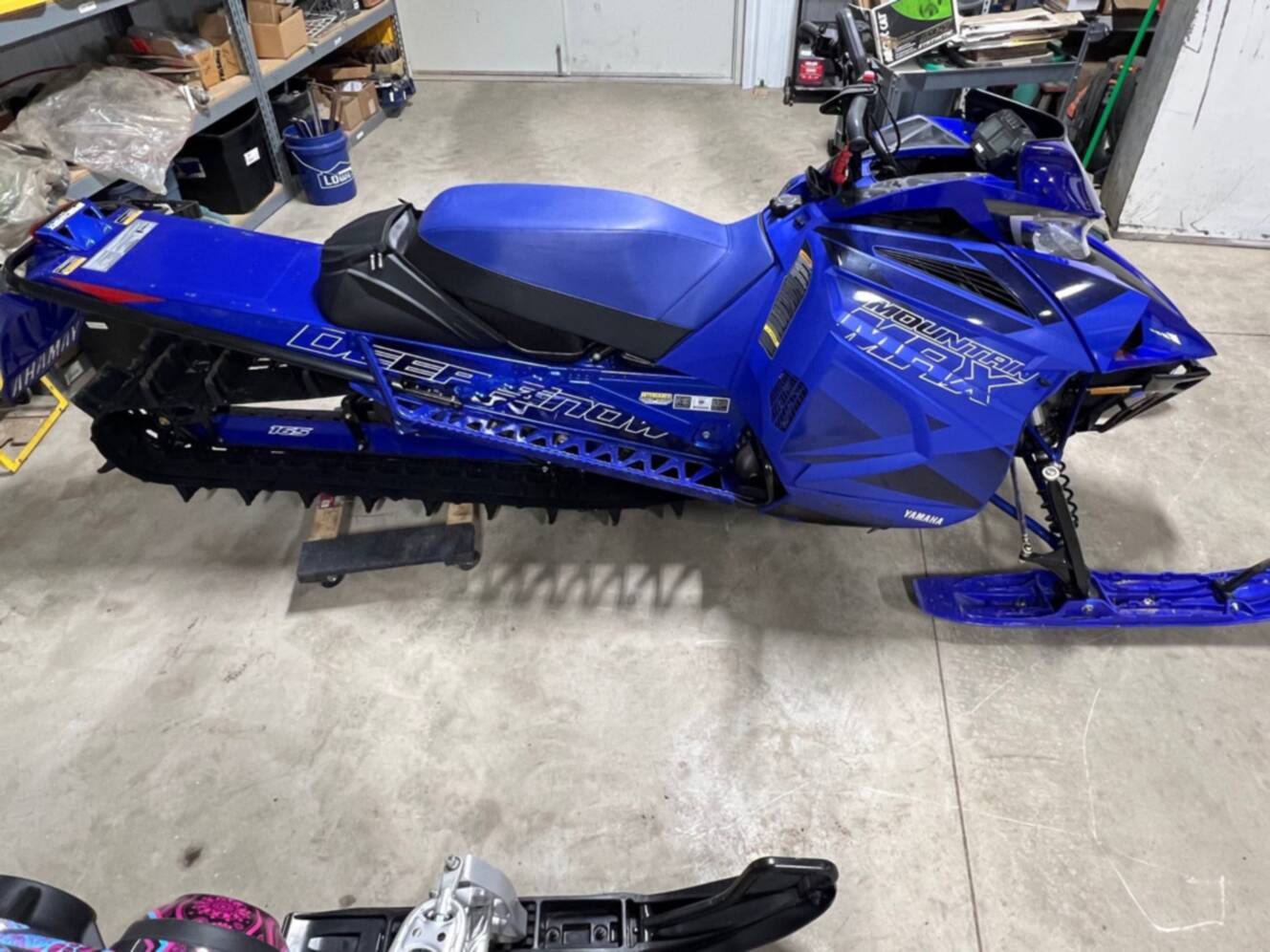 A photo of this 2023 Yamaha Mountain Max LE 165