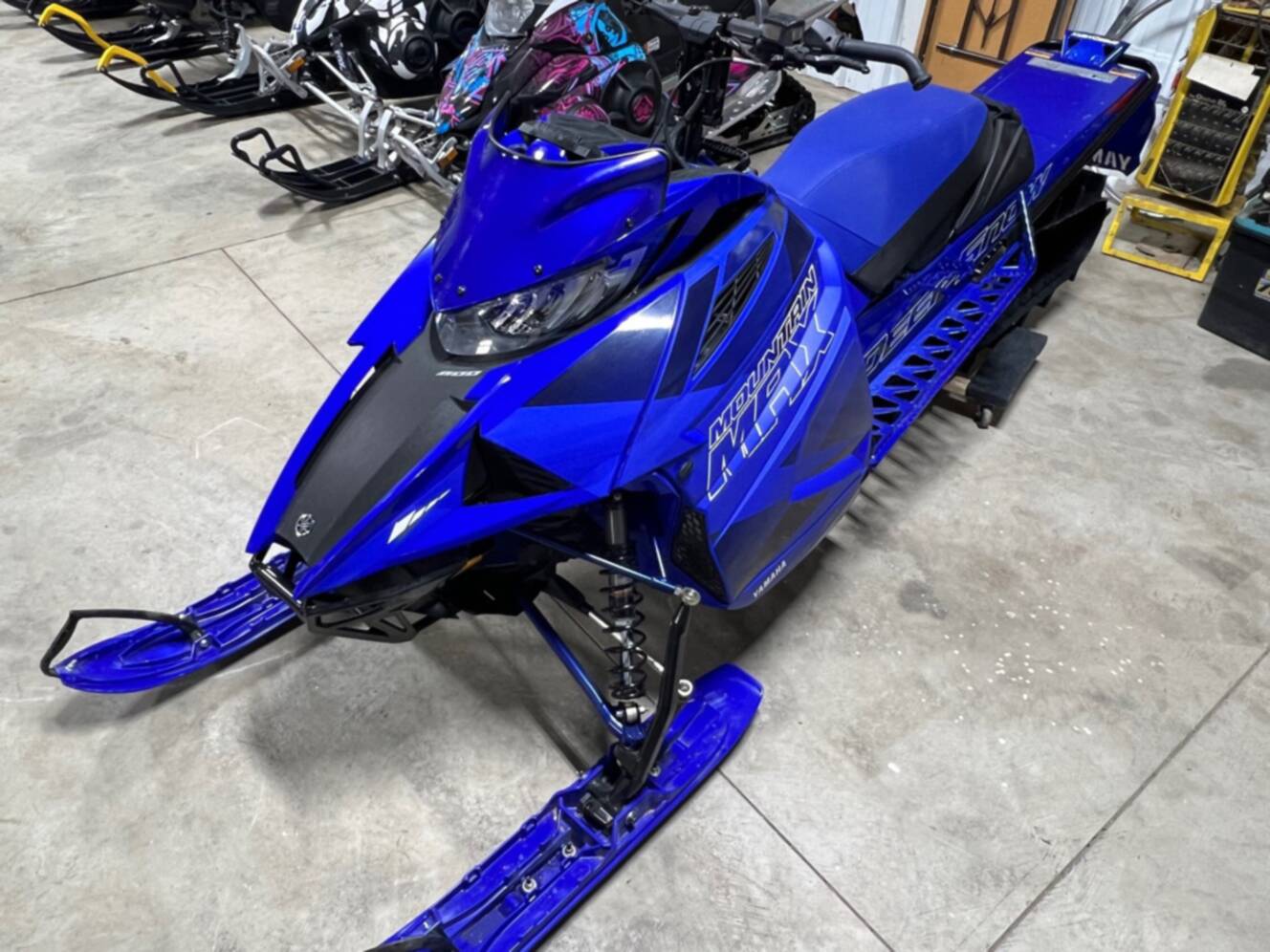 A photo of this 2023 Yamaha Mountain Max LE 165