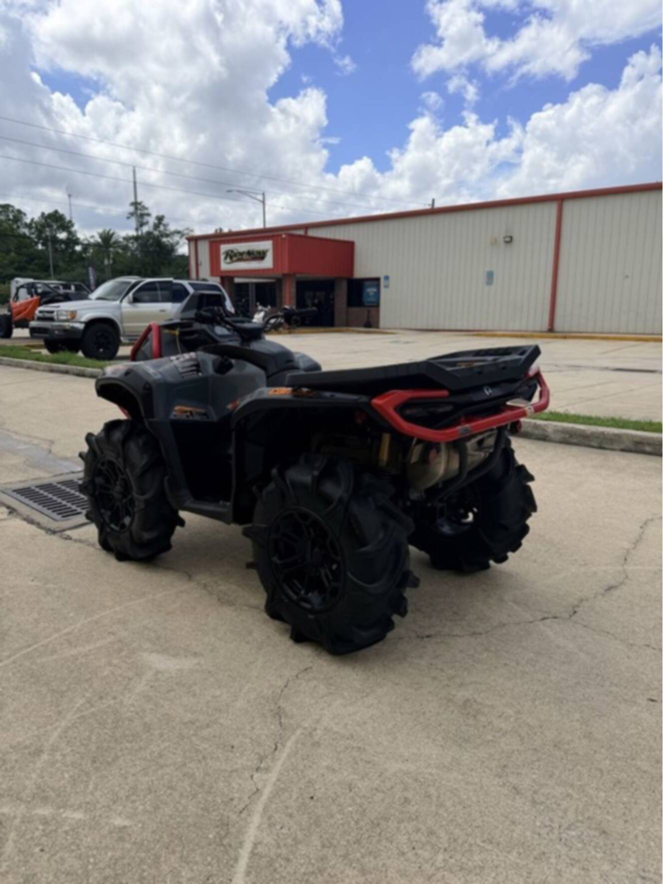 A photo of this 2025 Can-Am Outlander X mr 850