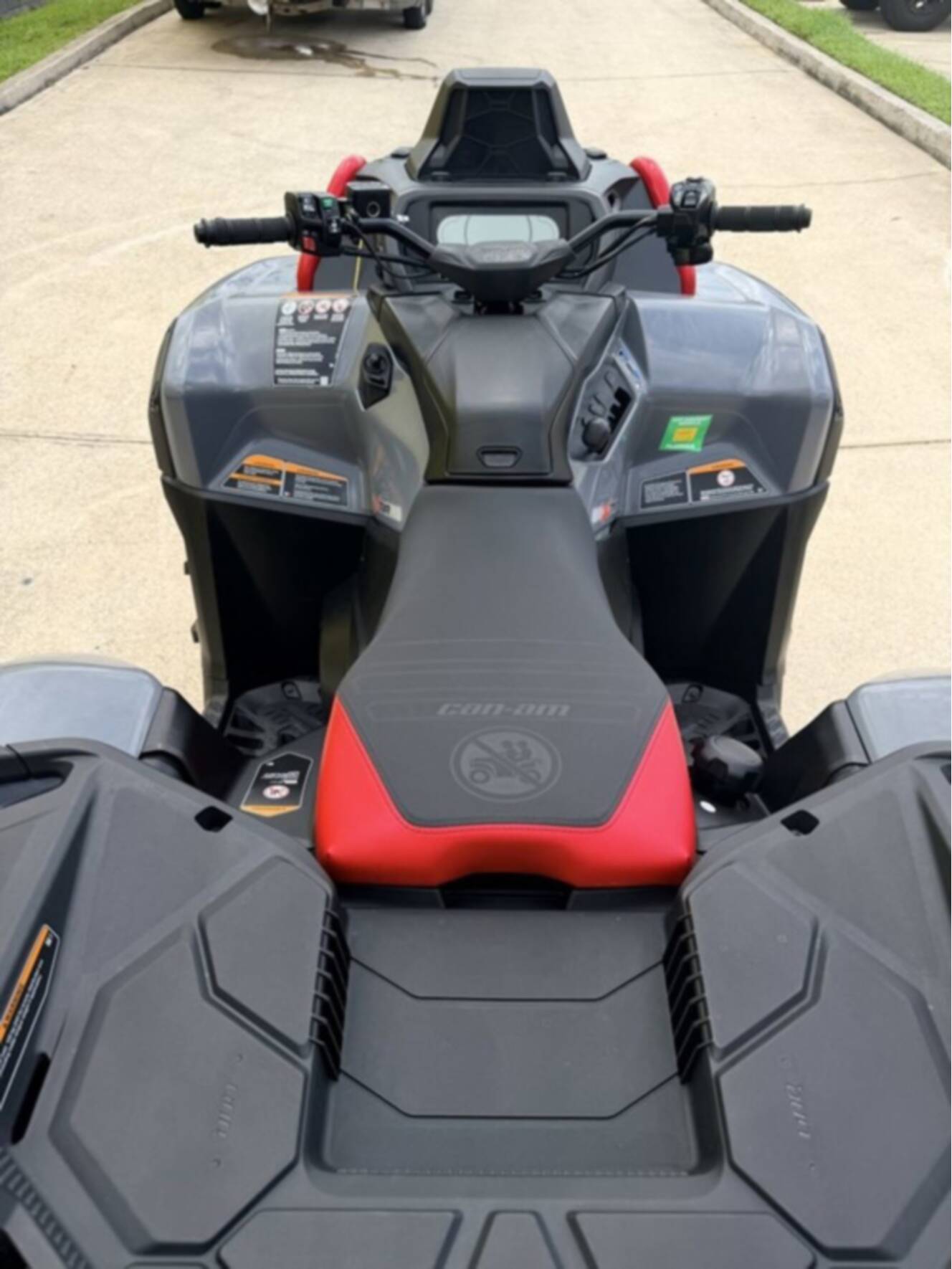 A photo of this 2025 Can-Am Outlander X mr 850
